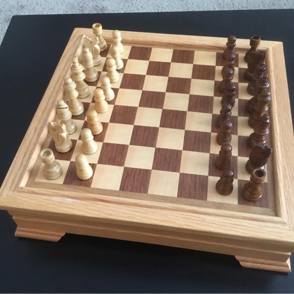 Wood Chess Set With Footed Storage Chest Reversible Game Board Backgammon VTG